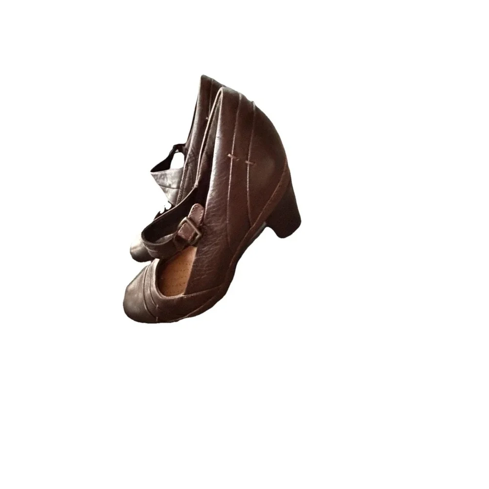 Clarks these artisan